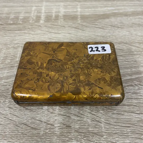 C1880's Jahncke's Snuff/Dressing Making Box. Golf leaf lustre. 10.5 x 7.5cm H2.5cm
