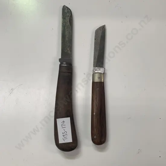 Vintage Solingen Wooden Handled Pocket Knife with one other Vintage Wooden Handle Pocket Knife L200mm