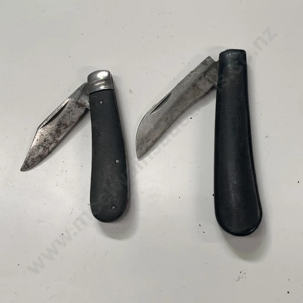 Pair of Vintage Pocket/Pruning Knives Image 1++