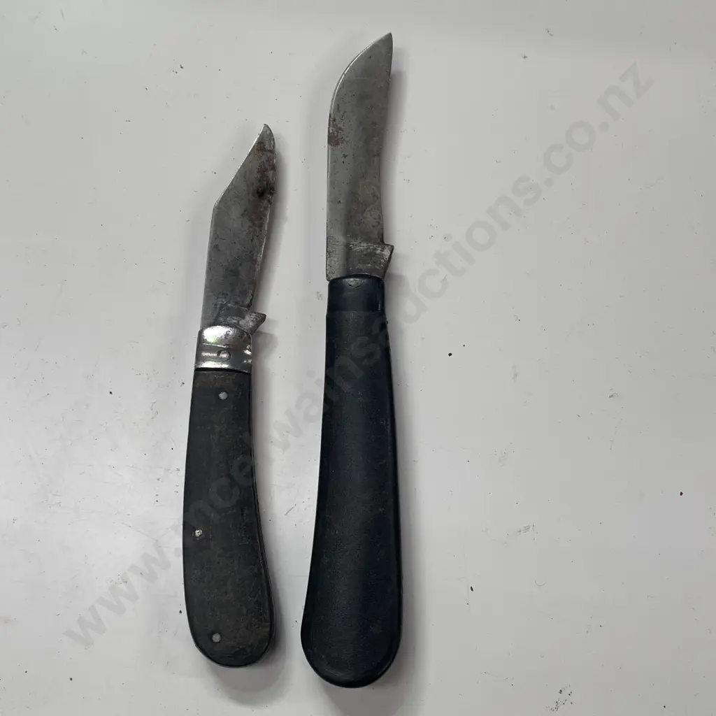 Pair of Vintage Pocket/Pruning Knives Image 1++
