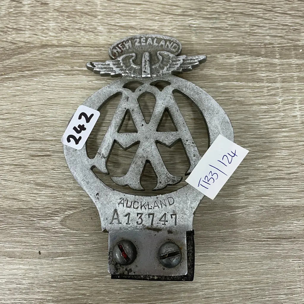 Vintage AA Badge. Auckland A13747 Image 1++