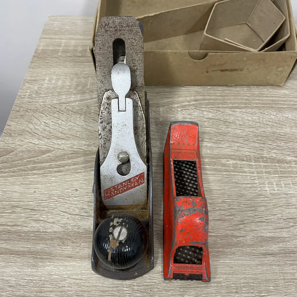 Boxed Vintage Stanley Handyman Plane with Red Sureform Plane Image 1++