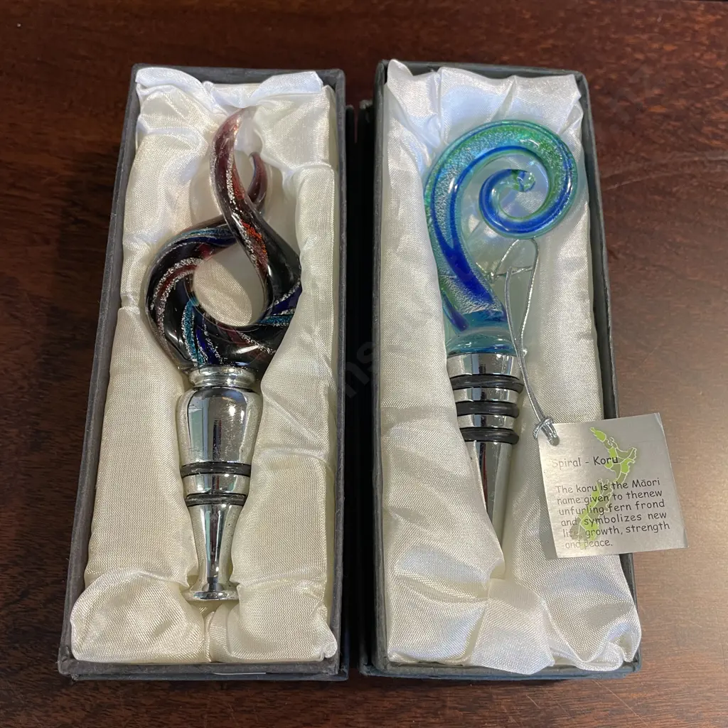 Boxed Gibson Glass and NZ Koru Art Glass Bottle stoppers Image 1++