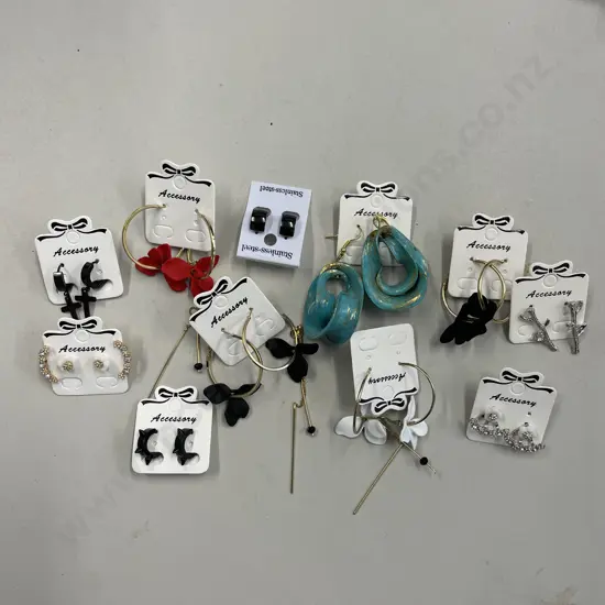 Assortment of Costume Jewellery Earrings - As new