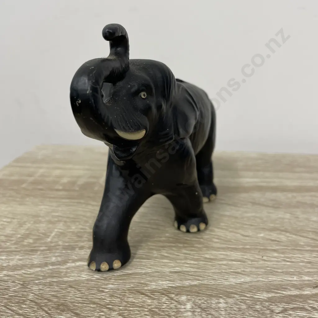 Sylvac Black Elephant. No 815 5 England. H11.5 L17cm Image 1++