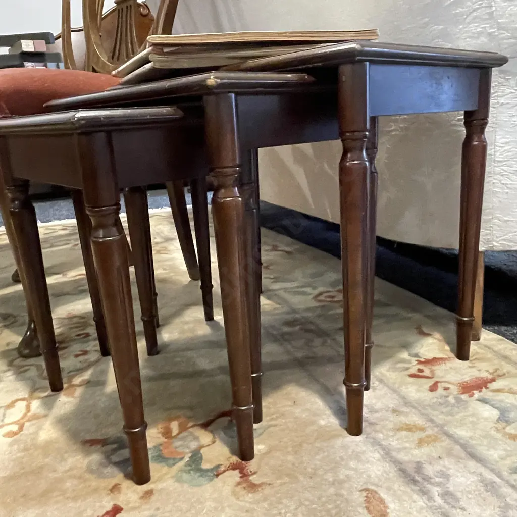 Vintage Mahogany Nest of Tables Image 1++