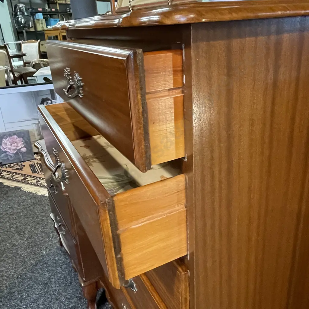 Vintage Mahogany 5 drawer tallboy H108 W66 D44cm Image 1++