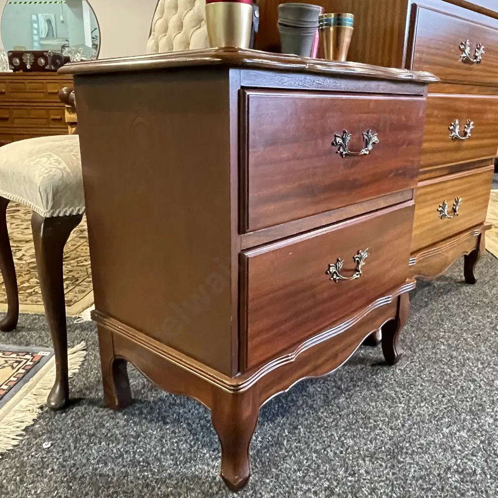 Vintage Mahogany 2 drawer bedside H59 W58 D36cm Image 1++