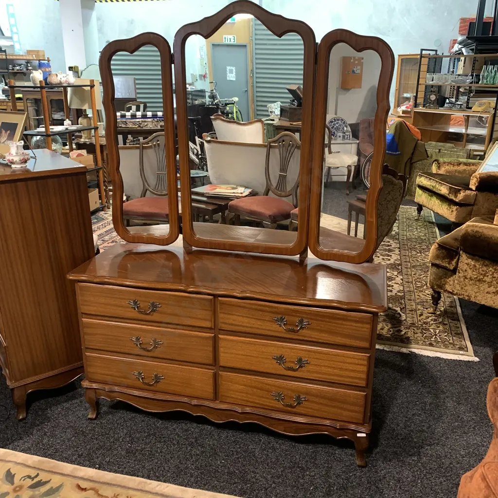 Vintage Mahogany 6 drawer dressing table with tri pivoting mirror Image 1++