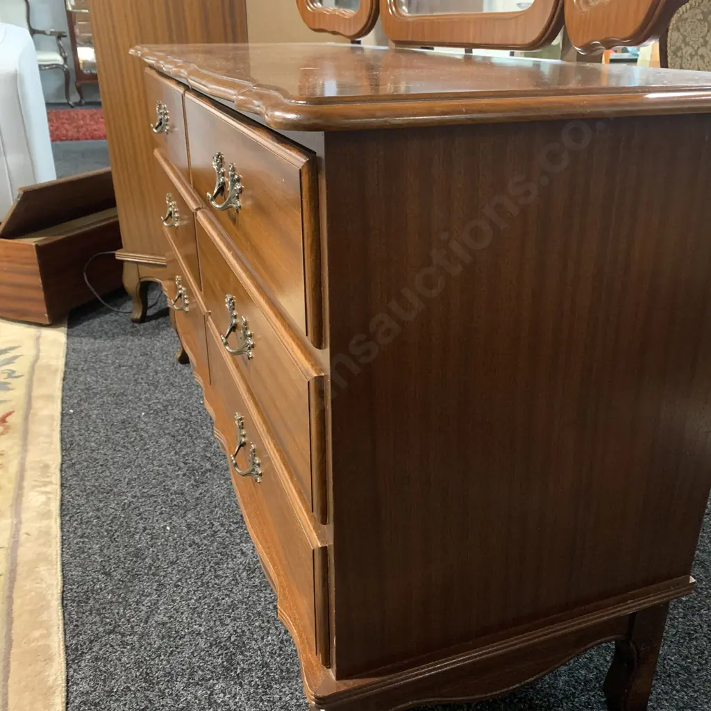 Vintage Mahogany 6 drawer dressing table with tri pivoting mirror Image 1++