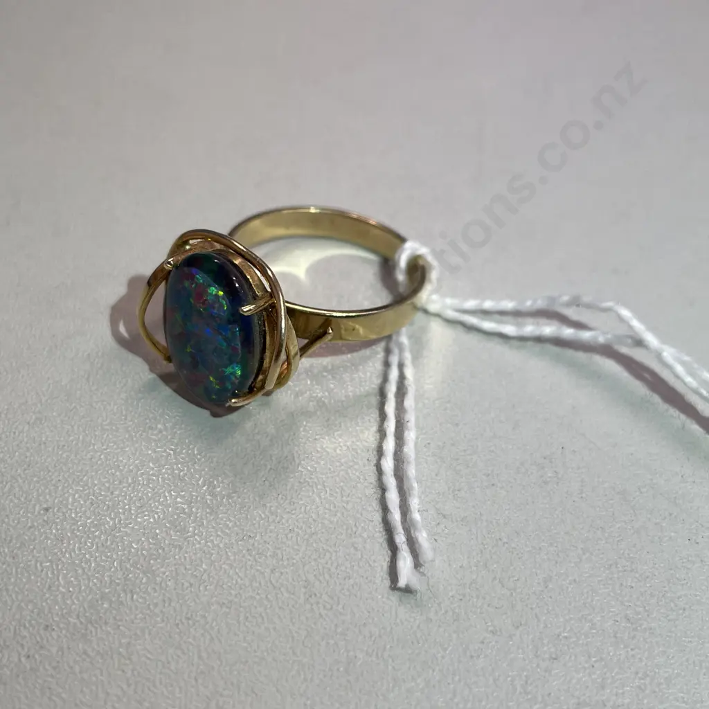 Stunning 10ct Gold and Opal? Ring. Sphere/cross high mount. Size 15 x 16mm Image 1++