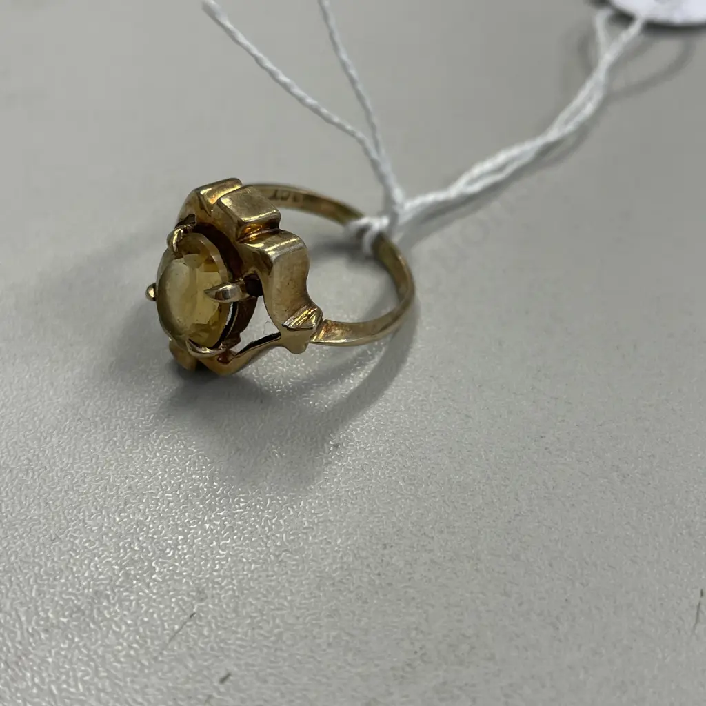 9ct Gold and Topaz? Gemstone Ring Image 1++