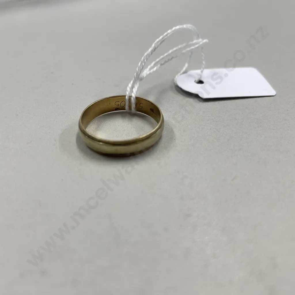 9ct Gold Wedding Band Image 1++