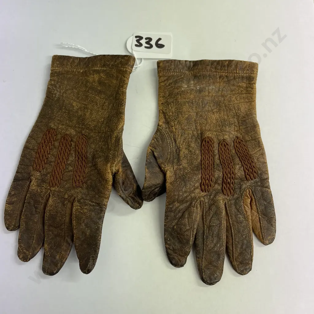 Pair of Victorian Babies/childs sized gloves. Leather with English made buttons Image 1++