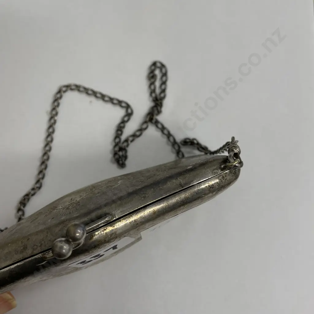 Antique Hallmarked Silver Engraved Purse. Fabric Interior Image 1++