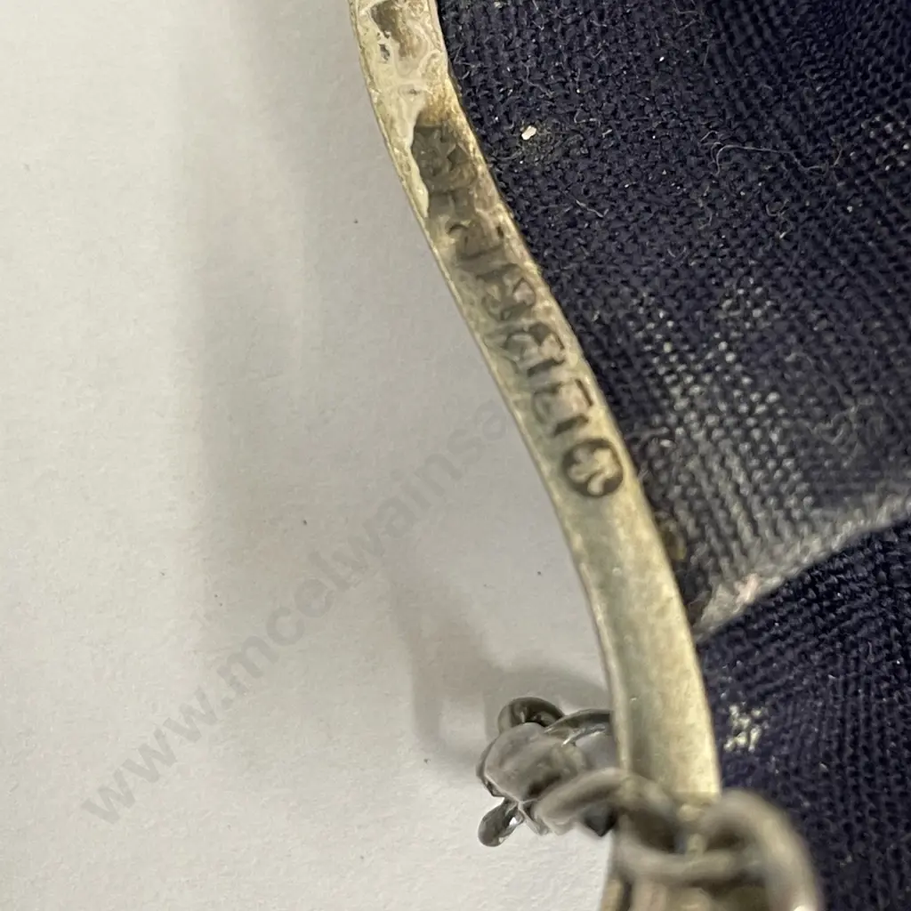 Antique Hallmarked Silver Engraved Purse. Fabric Interior Image 1++