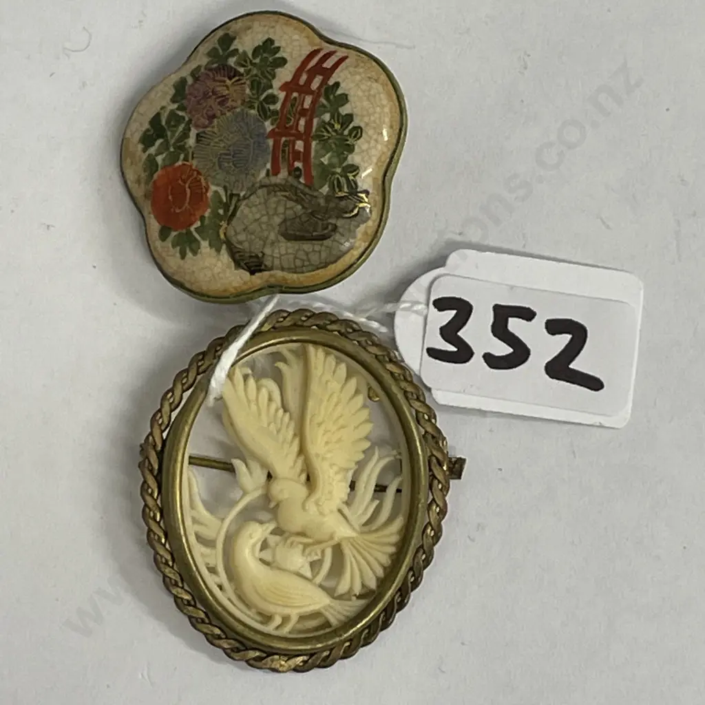 Antique Satsuma Brooch. Hallmarked with Ivory? carved bird brooch Image 1++