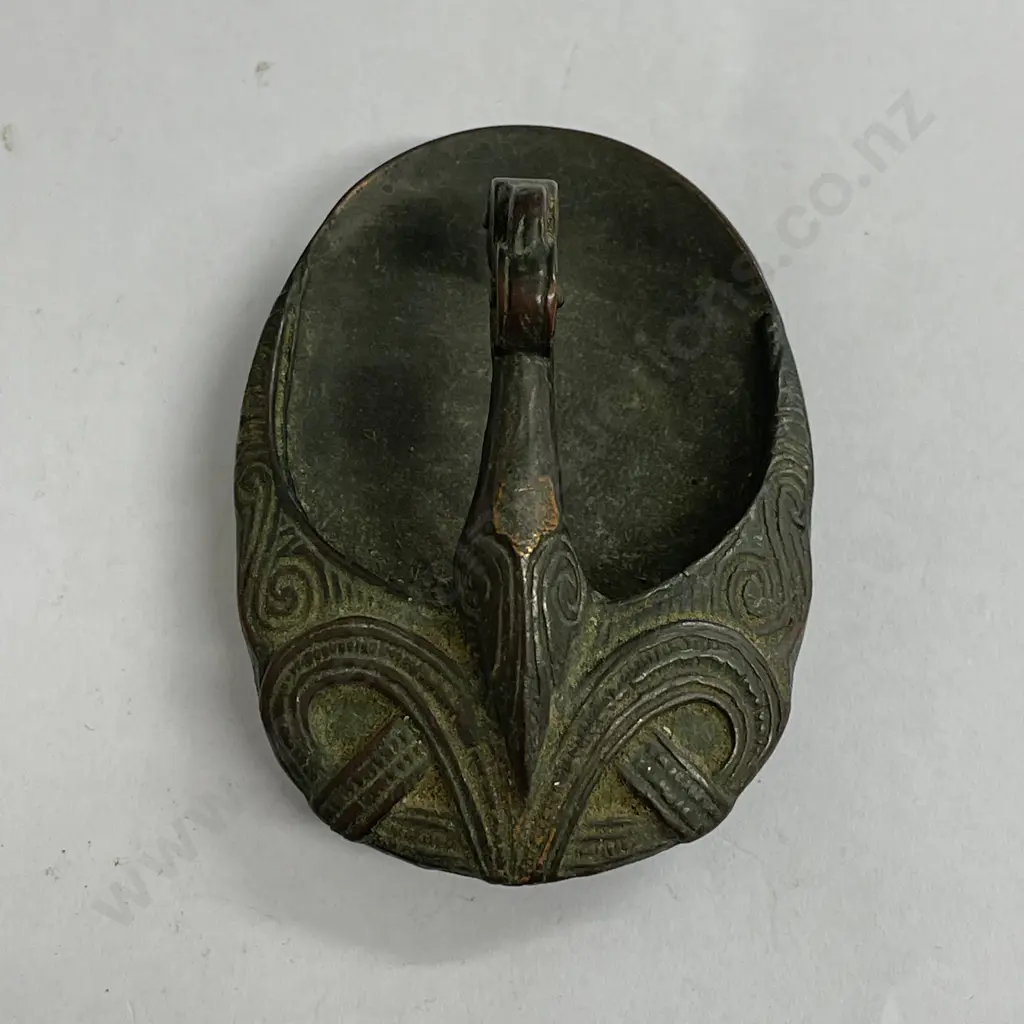 Rare Bronze Carved Maori Tiheru Bailer 7 x 5cm Image 1++