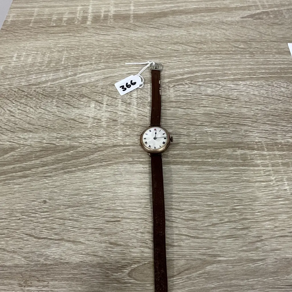 Swiss 9C Gold watch with leather strap Image 1++