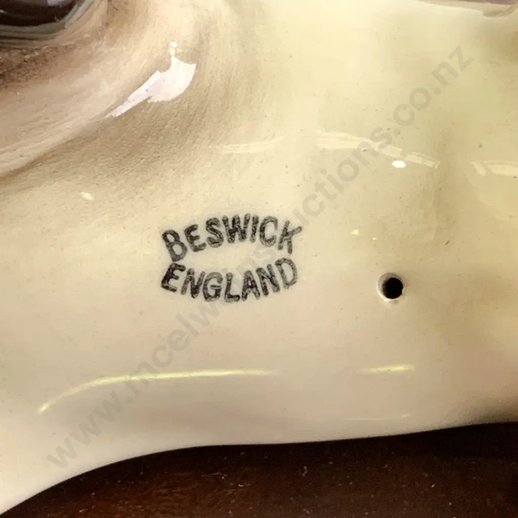 Beswick Climbing Siamese Cat Image 1++