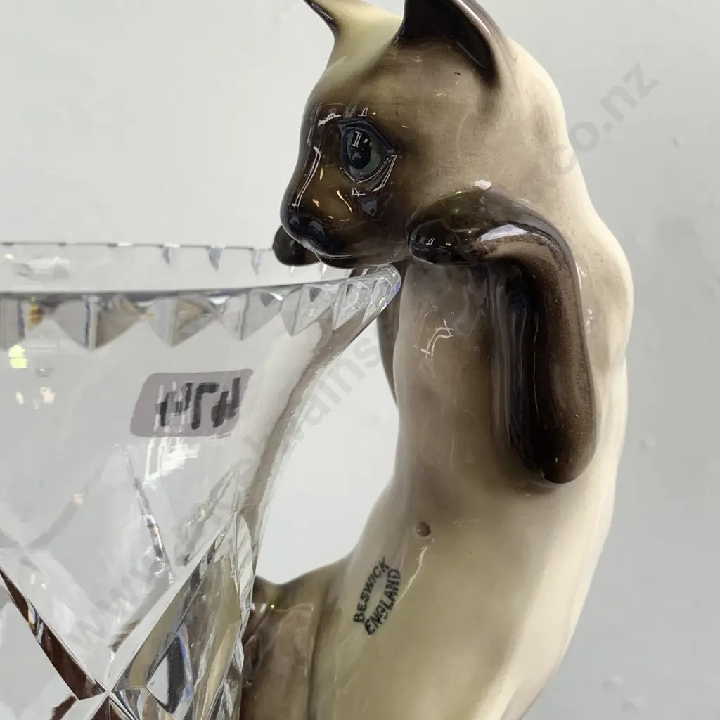 Beswick Climbing Siamese Cat Image 1++