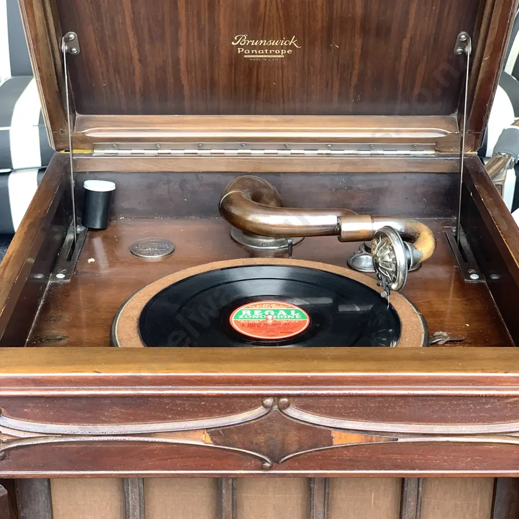 Rare 1923 Brunswick Panatrope Exponential Type 12-8 136711 Phonograph in Walnut Cabinet  Image 1++
