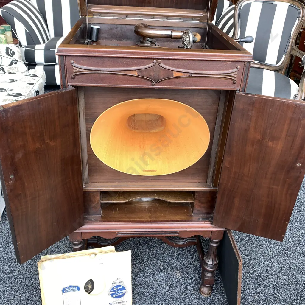 Rare 1923 Brunswick Panatrope Exponential Type 12-8 136711 Phonograph in Walnut Cabinet  Image 1++