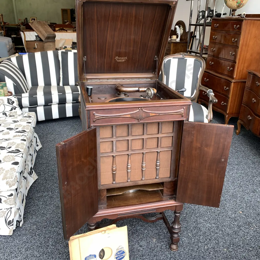 Rare 1923 Brunswick Panatrope Exponential Type 12-8 136711 Phonograph in Walnut Cabinet  Image 1++
