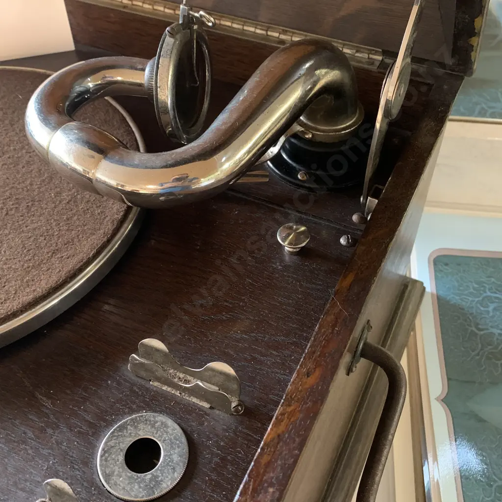 His Master's Voice Gramophone C1930's - working condition. Made by the Gramophone Company, Ltd Hayes, Middlesex Image 1++