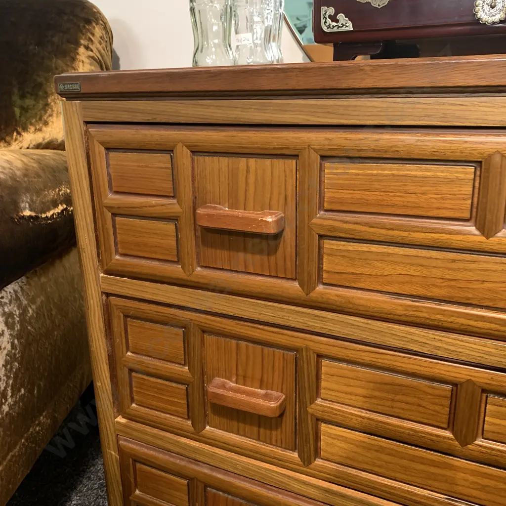 3 Drawer Old Pine Furniture Camphor Chest/Chest of Drawers. Comes with Detachable Mirror. W90 D49 H74. Image 1++