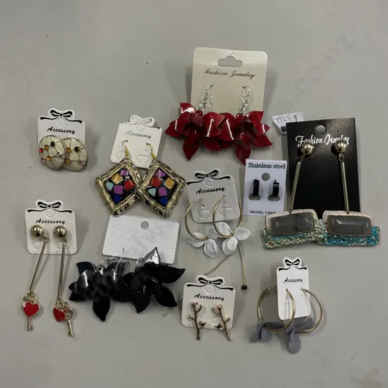 Assortment of Costume Jewellery As New Earrings
