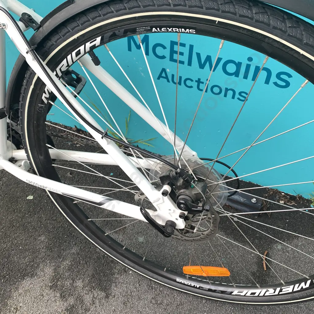 Merida Crossway 40 Ladies Bike. Great Condition. 40cm. With Helmet and Accessories Image 1++