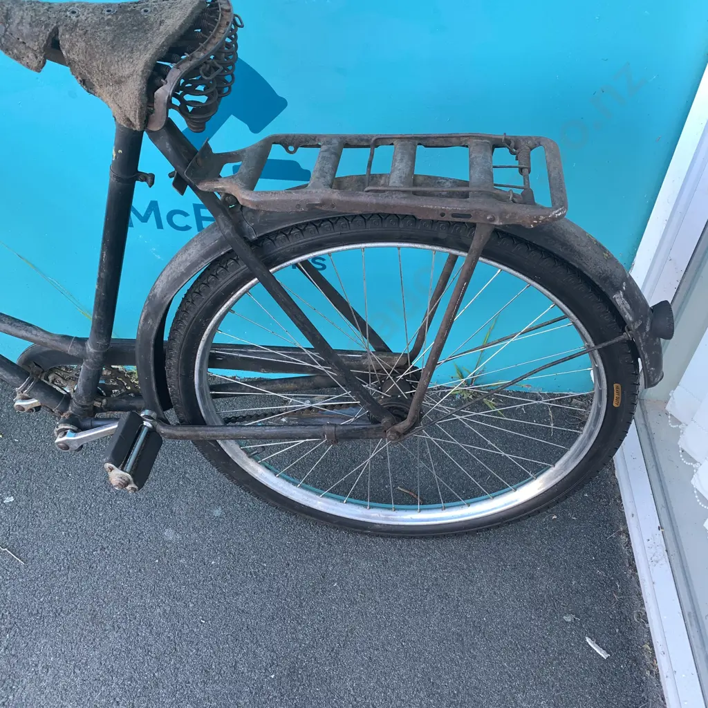 Classic Antique Raleigh Bike, has new tyres  Image 1++