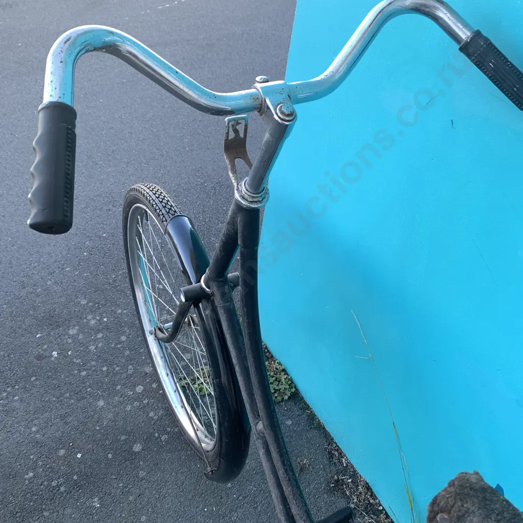 Classic Antique Raleigh Bike, has new tyres  Image 1++
